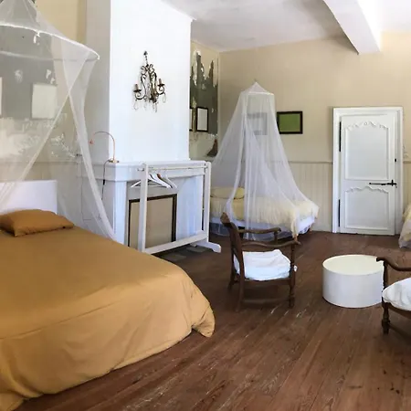 Сasa de vacaciones La Chartreuse Maison D'artistes