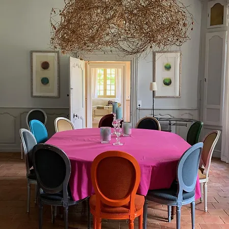 Сasa de vacaciones La Chartreuse Maison D'artistes *